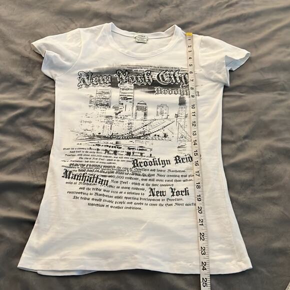 Green T  White Embellished NYC Brooklyn Bridge Tee Shirt Knit top - Picture 7 of 7